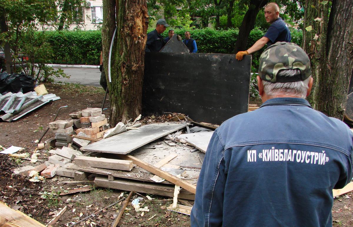 “Киевблагоустройство” остановило возведение церкви на Соломенской