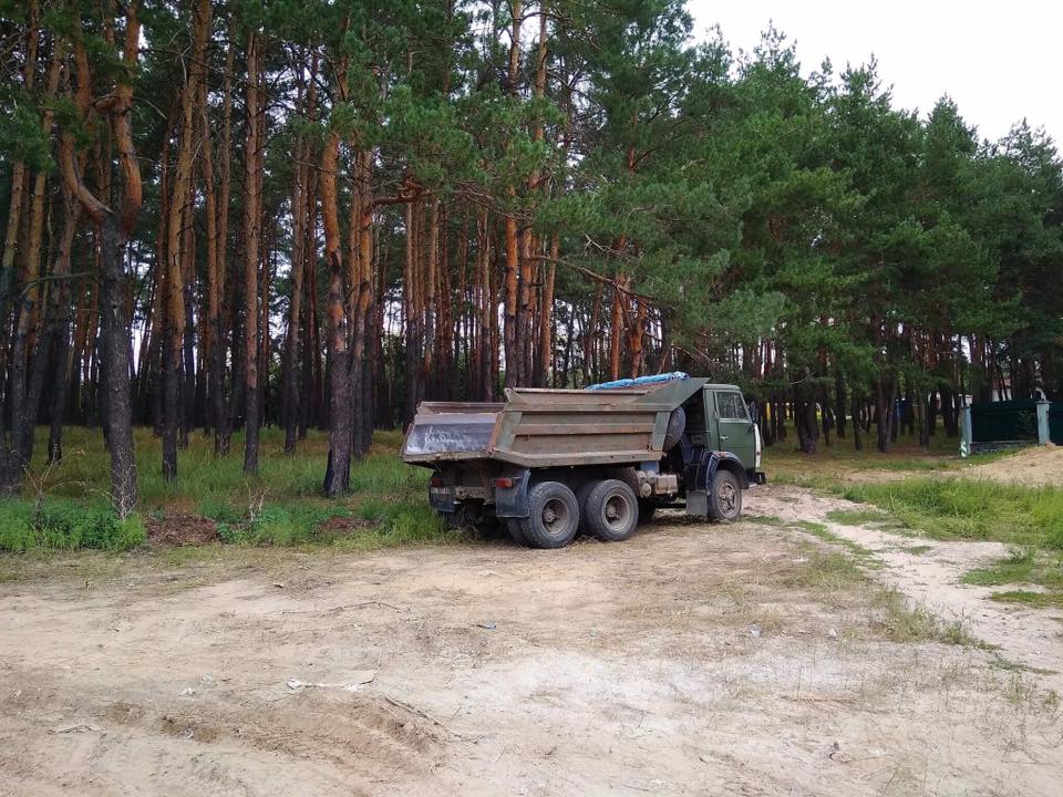 Общественность обеспокоена странным строительством возле леса в Новобеличах