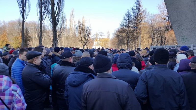 На Борщаговке местные жители протестуют против застройки парка Юность