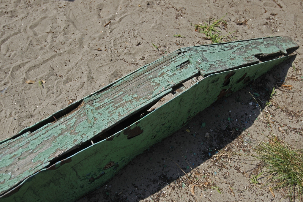 Ржавые качели, мусор, забитые ливневки - в КГГА руководителям коммунальных ЖЭУ грозят увольнениями (фото)