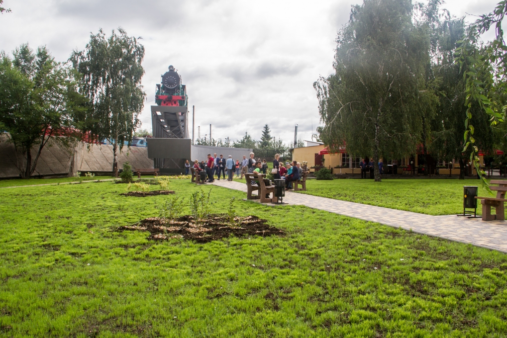 На столичной Соломенке открыли обновленный сквер (фото)