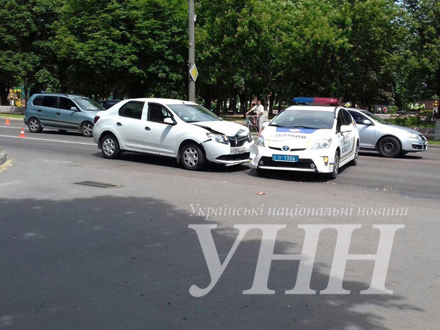 Под Киевом полицейские разбили очередной Prius