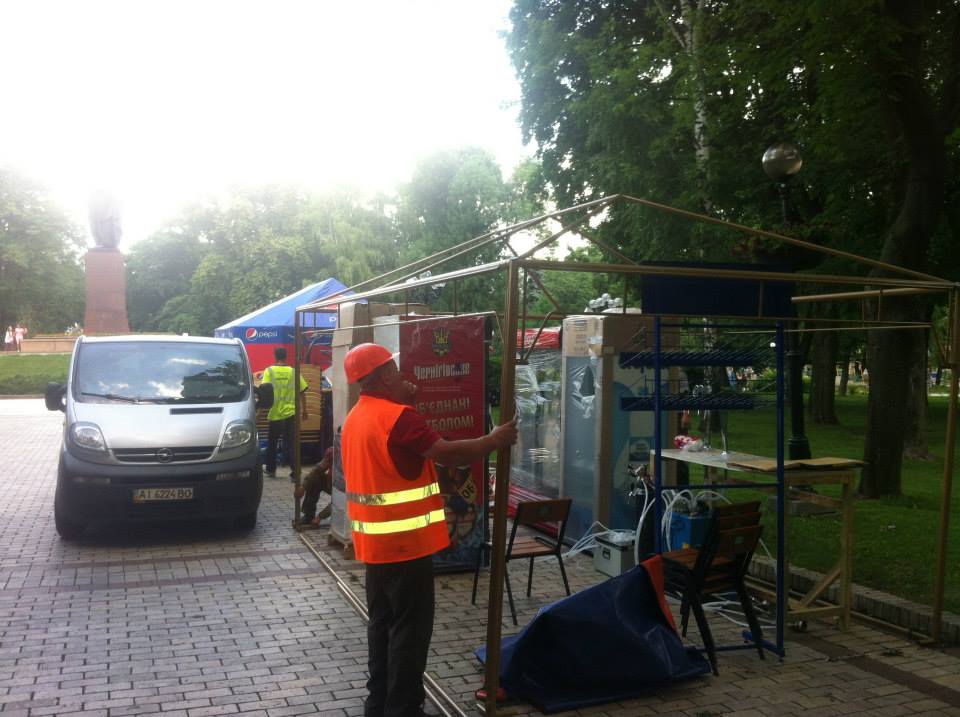 Киев освободили от очередных незаконных киосков. ФОТО 8090_n