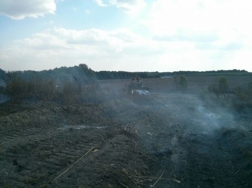 В Киевской области четвёртый день горит свалка отходов (+фото)