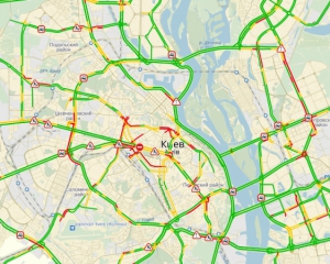 Киев перед праздниками стоит в 5 бальных заторах