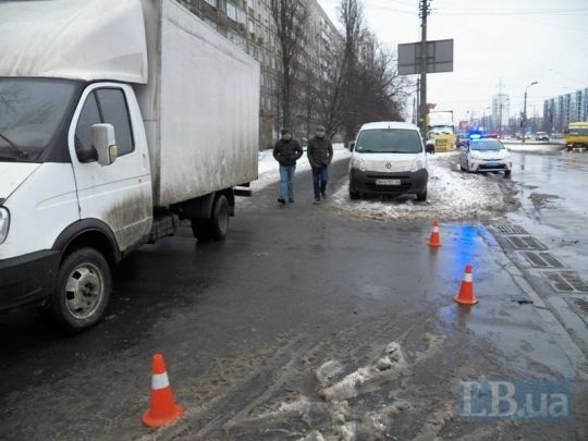 В Киеве “Газель” раздавила пешехода, шедшего по тротуару