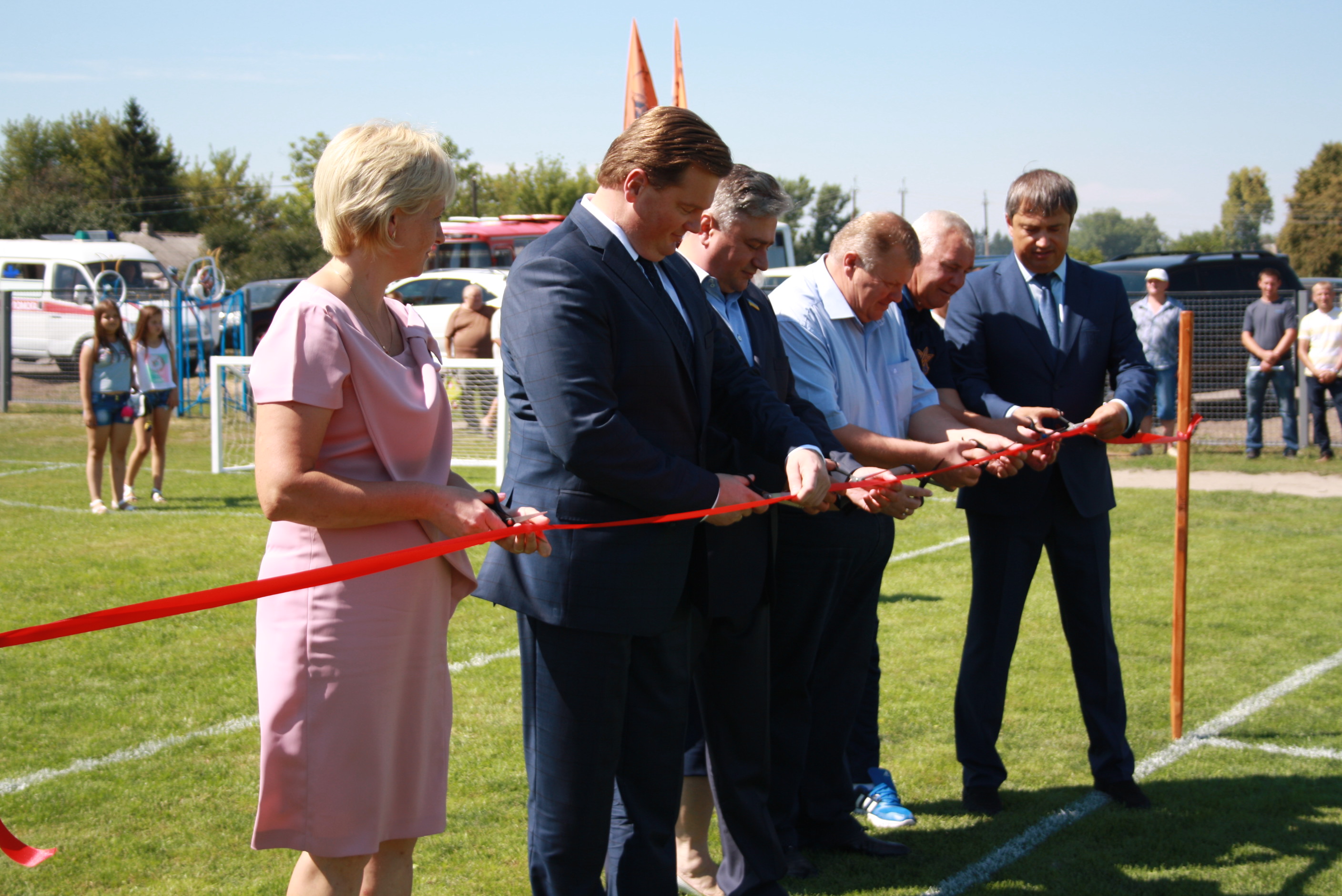 Губернатор Мельничук открыл новый стадион на Тетиевщине (фото)