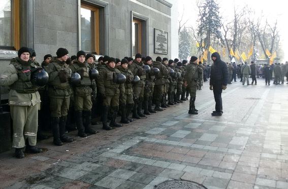 В Киеве митинг протеста набирает обороты (фото, видео)