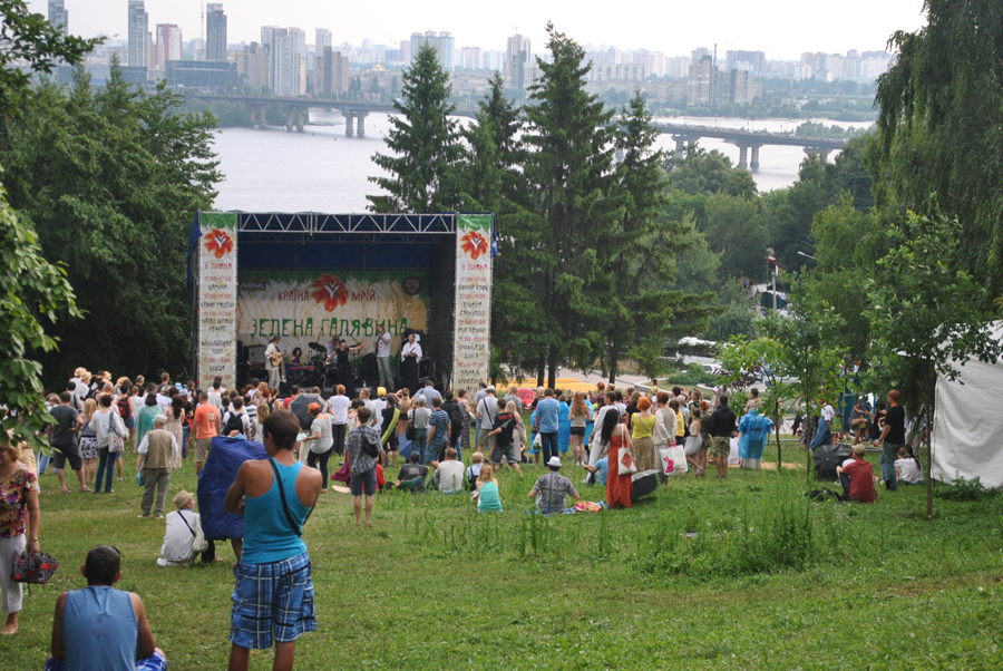 Киевская “страна мечты” намочила 10 тыс гостей spivosche_0101