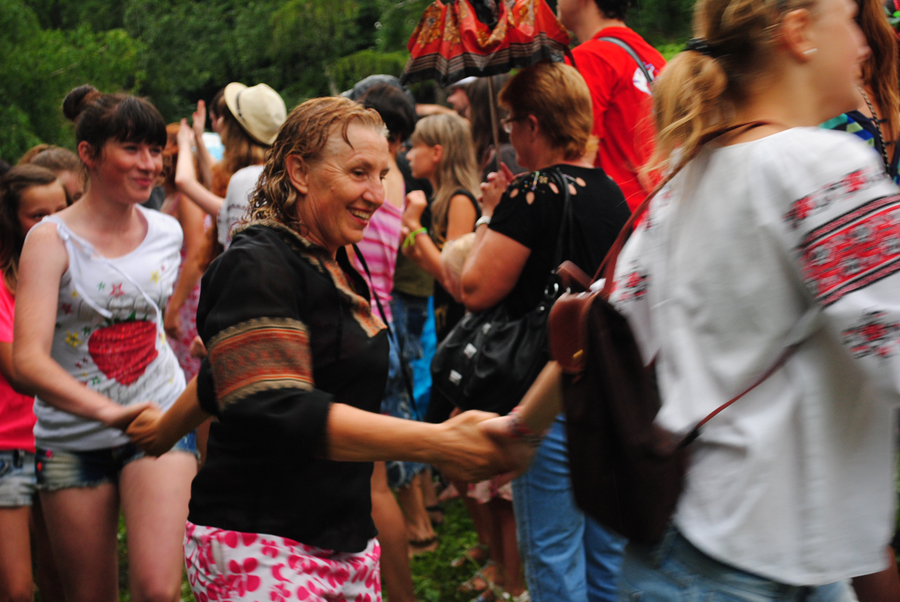 Киевская “страна мечты” намочила 10 тыс гостей spivosche_0106_2