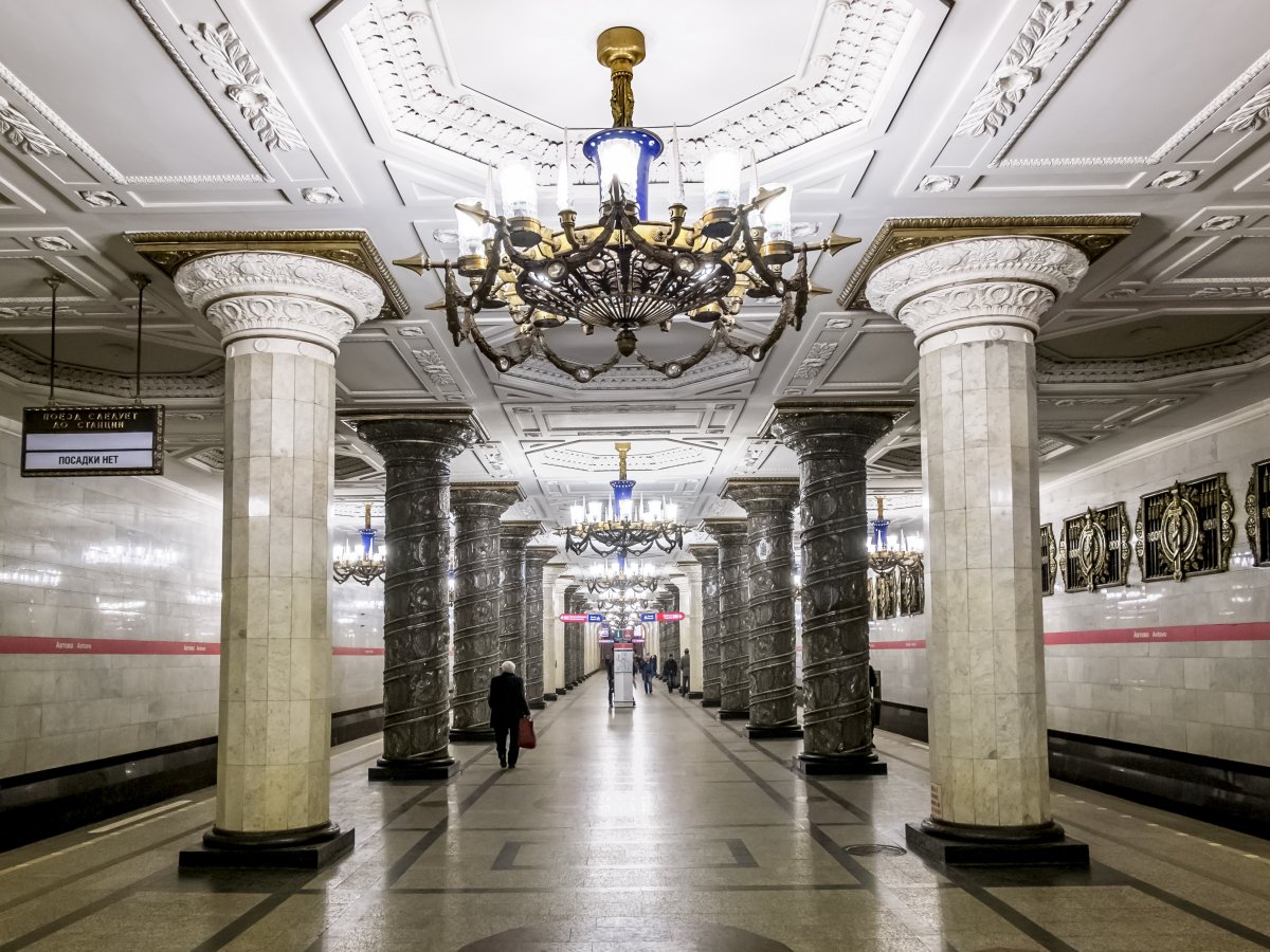 Станция метро “Золотые ворота” вошла в список 20 самых красивых станций в мире