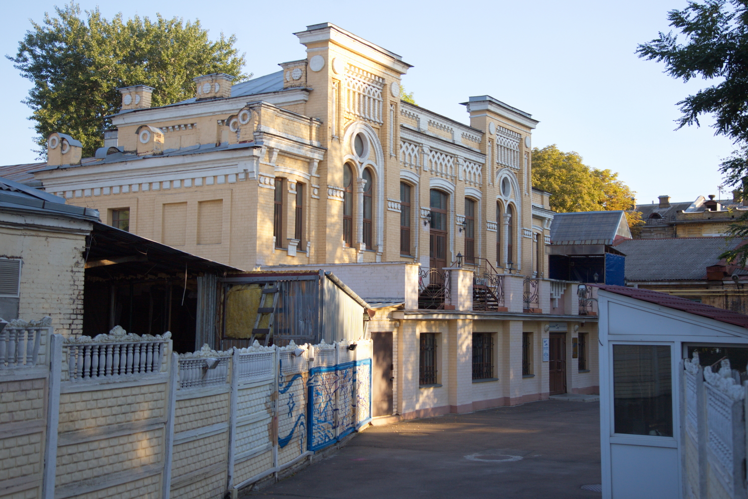 Прогулка по Жилянской улице в Киеве