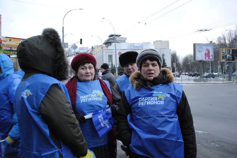 Регионалы хотят согнать на митинг 200 тыс. человек