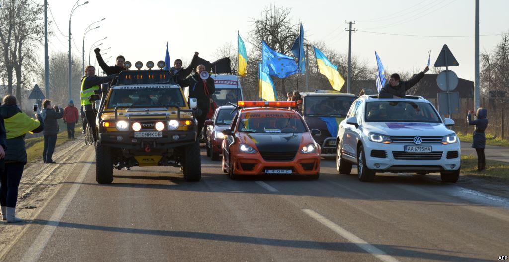 Прокуратура закрыла дела Автомайдана и начала “копать” под милицию