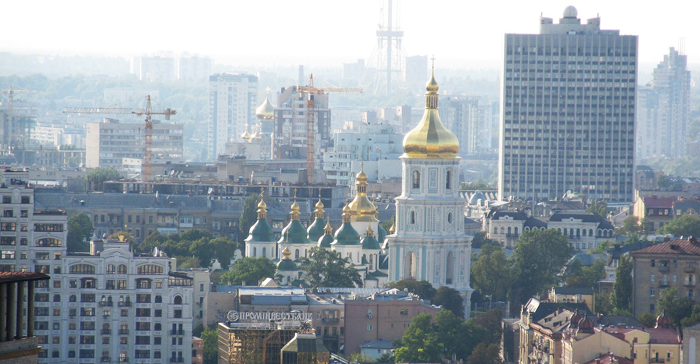 Возле “Софии Киевской” убрали палатку, “втихаря” торговавшую пивом