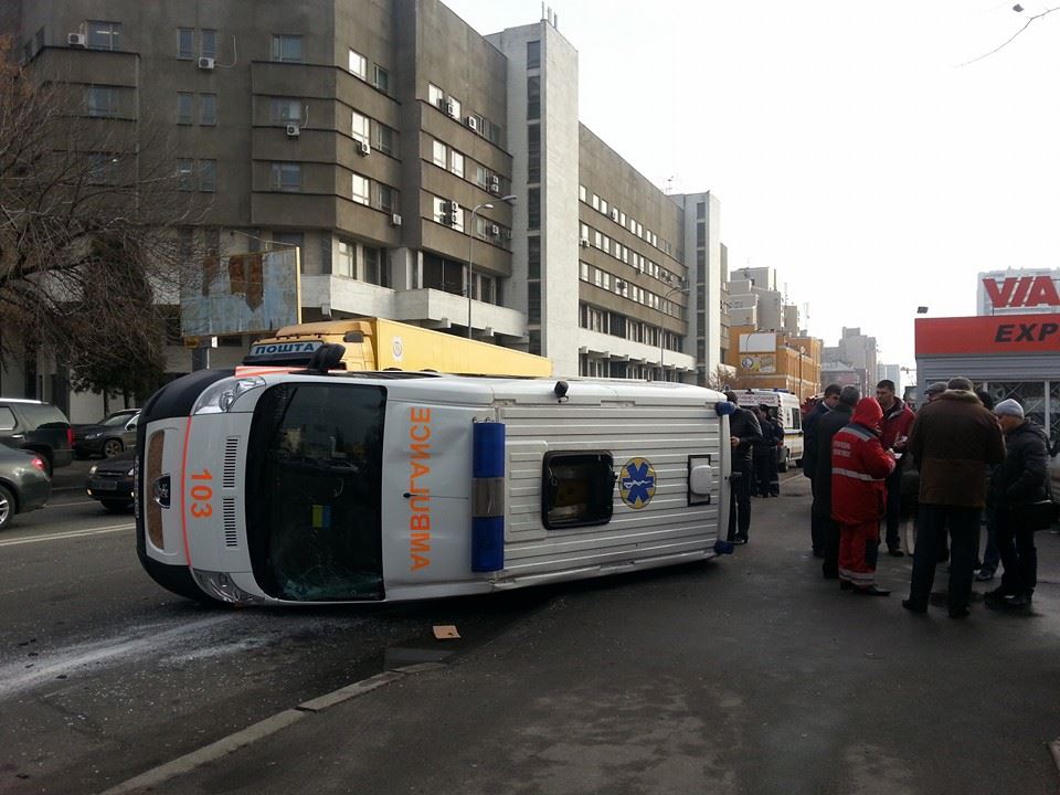 В центре столицы в ДТП попала “скорая” (+ фото)