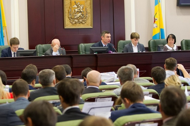 Предновогоднее заседание Киевсовета на 130 вопросов может затянуться до 2015 года