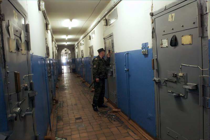 Перед новогодними праздниками заключенным на Киевщине устроят “капитальный шмон”
