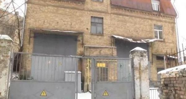 Власти Киева “расщедрились” выделив под жилье для бойцов АТО заброшенную трансформаторную подстанцию (видео)