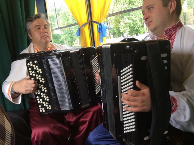 В общественном транспорте столицы и торговых центрах заиграет украинская музыка
