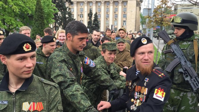 В ДНР выпустили почтовую марку с изображением Гиви и Моторолы (видео)