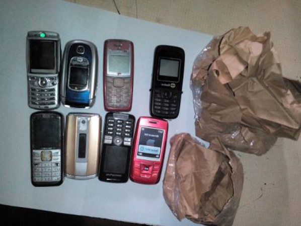 У осужденных Киевского СИЗО изъяли 42 мобильных телефона