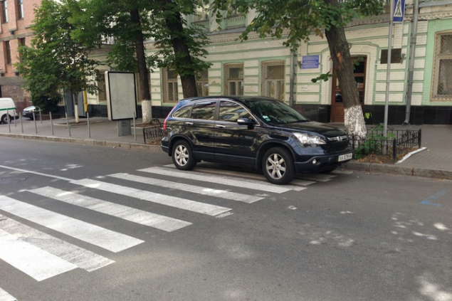 Кличко ждет, пока городским властям дадут полномочия штрафовать за неправильную парковку