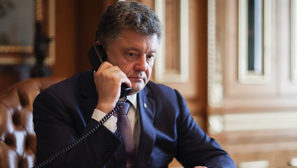 Порошенко “указал” внедрять в Украине 4G