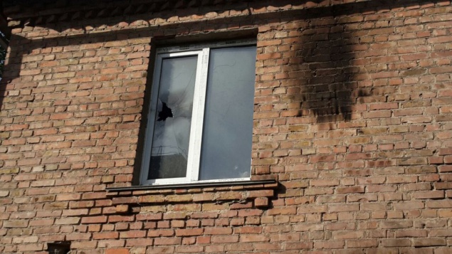 В окно офиса “Киевтранспарксервиса“ бросили ”коктейлем Молотова” – сгорели документы и техника (фото)