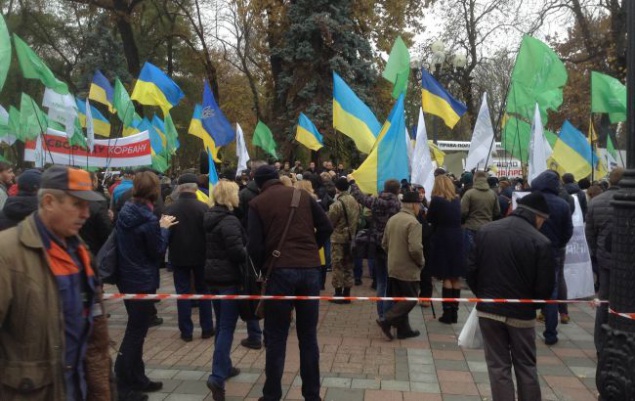 Под зданием Верховной Рады проходит митинг против политических репрессий - меры безопасности усилены