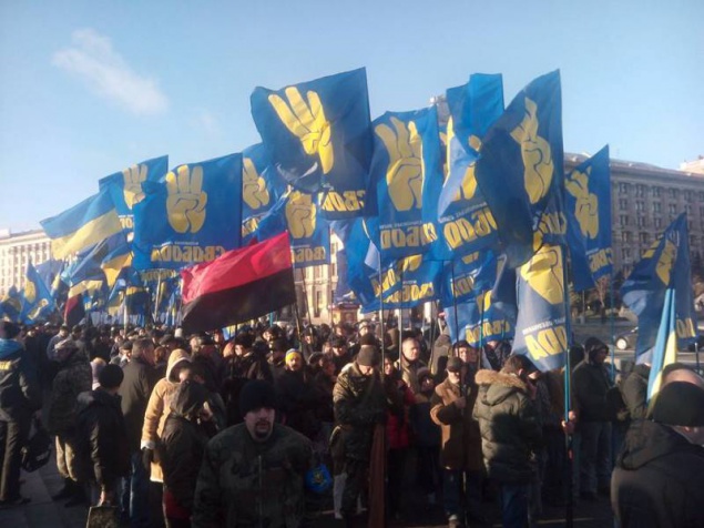 “Митинговое” утро в Киеве: к Раде двинулись бабушки и “свободовцы” (ФОТО)