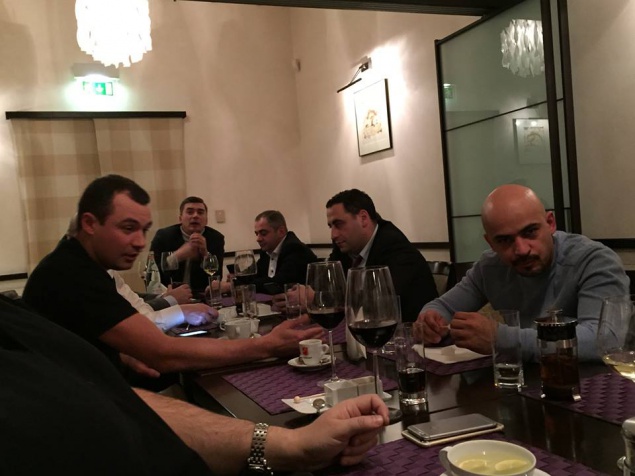 Саакашвилли и нардепы обсуждали борьбу с коррупцией в дорогом киевском ресторане