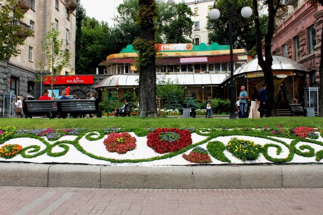 В Киеве начнут экономить на цветах