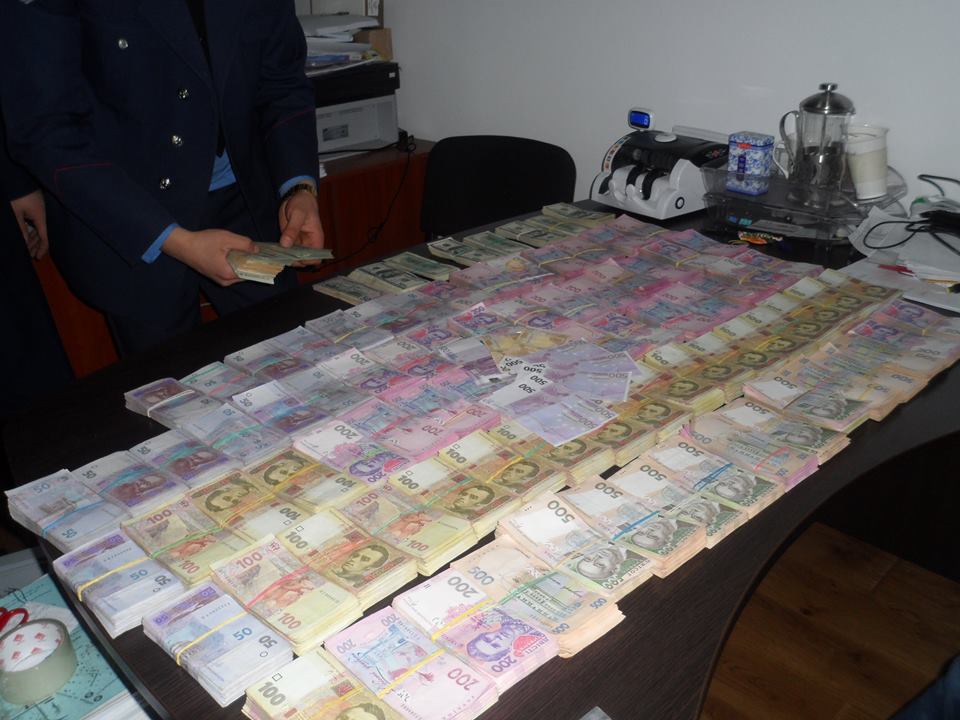Под Киевом налоговики изъяли из теневого оборота 3 млн гривен