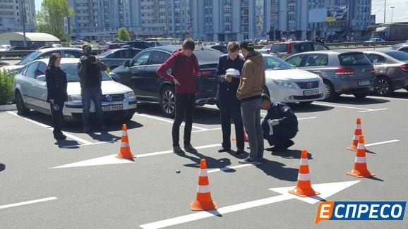 В Дарницком районе Киева на парковке подстрелили мужчину