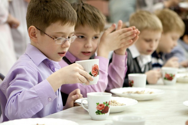 Глава Укргосархива выиграла еще 2 млн гривен на организацию питания богуславских школьников