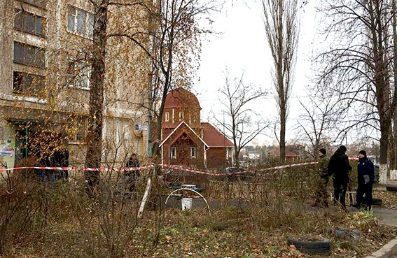 Страшное убийство в Киеве: мужчину зарезали и выбросили в мусорный бак (фото)