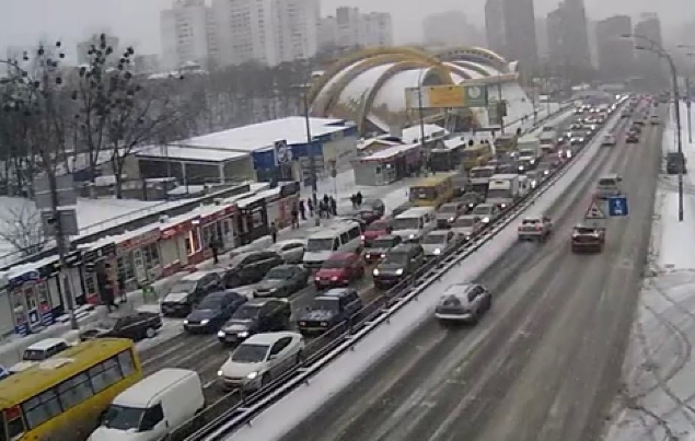 О “пробках” на дорогах киевляне предпочитают узнавать из смс-рассылки КГГА
