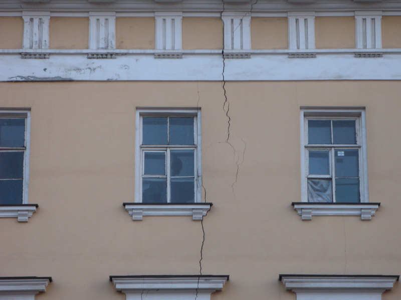 В Киеве из-за соседних строек пострадали 23 дома (адреса)