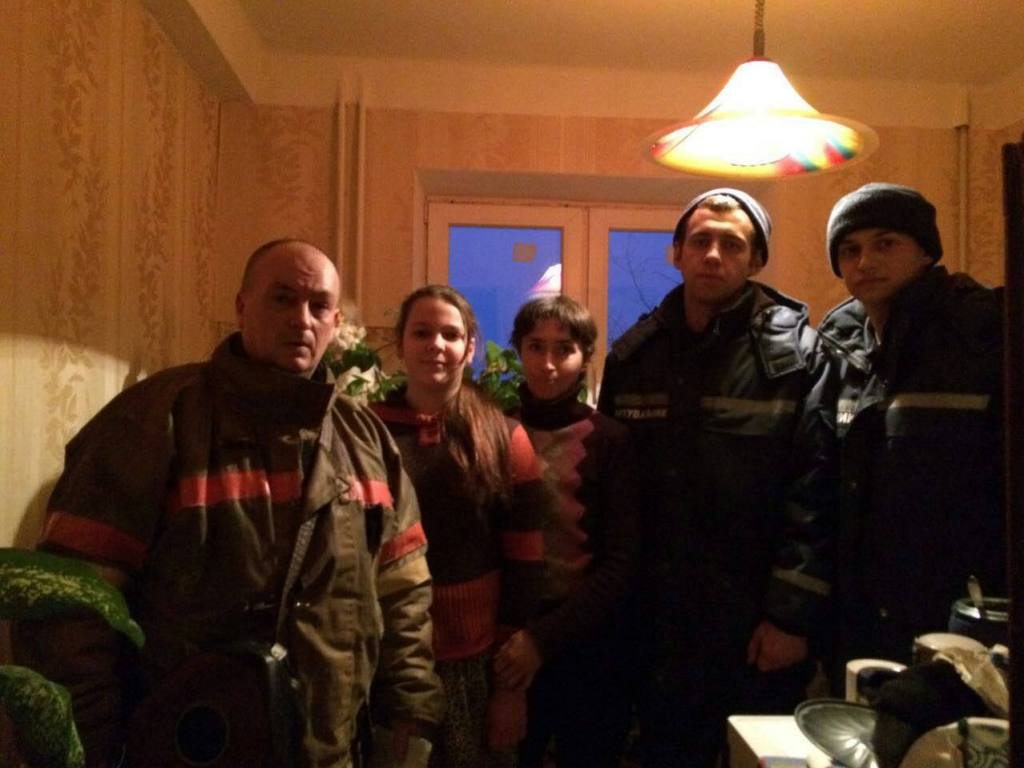 Со льда озера Тельбин в Киеве спасли 12-летнюю девочку