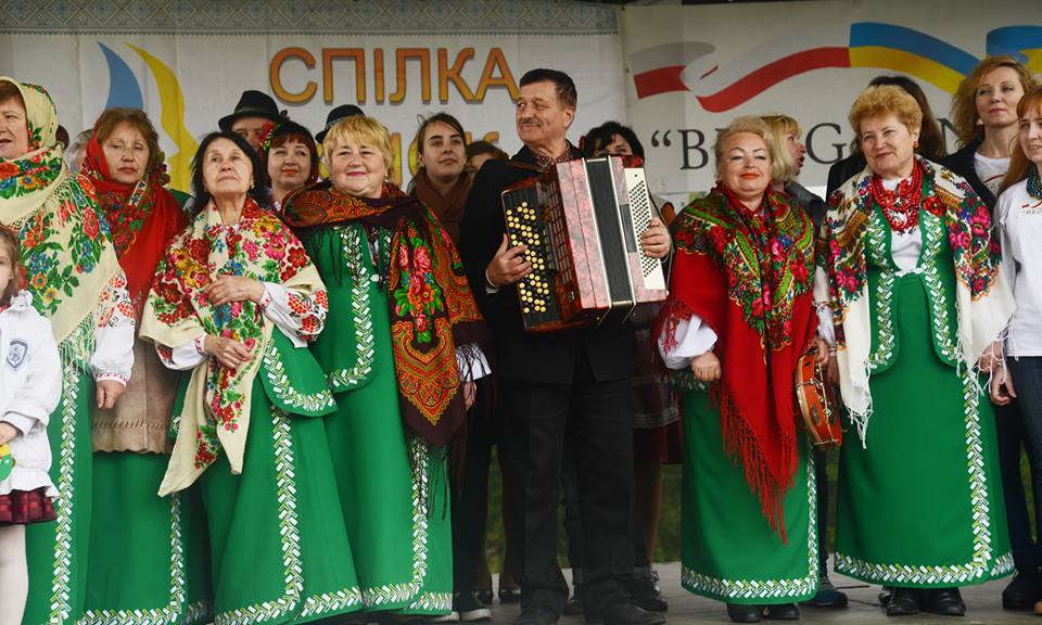 В Пирогово прошел фестиваль “Всеми красками украшу Украину нашу”