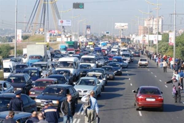 Движение по Московскому мосту три ночи будет частично ограничено