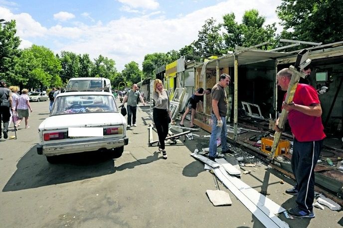 Снос МАФов на Контрактовой площади в Киеве связывают с планами строить новый ТРЦ