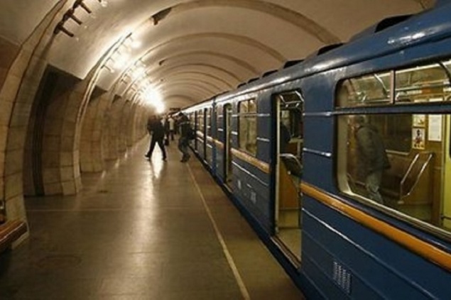 Сегодня из-за футбольного матча будет изменен режим работы трех станций метро в Киеве