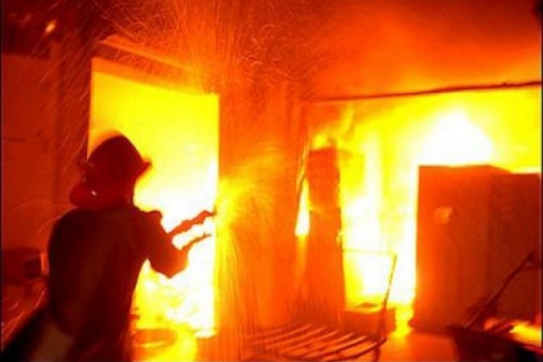 Спасатели Киева ликвидировали пожар в квартире