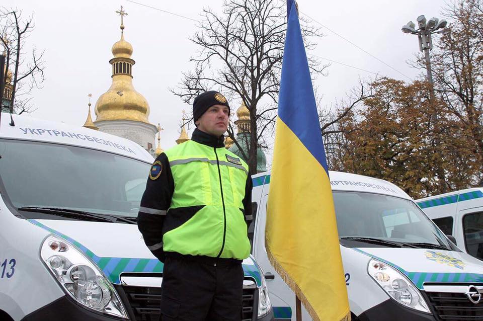 В Киеве презентовали передвижные комплексы для осуществления весового контроля на дорогах