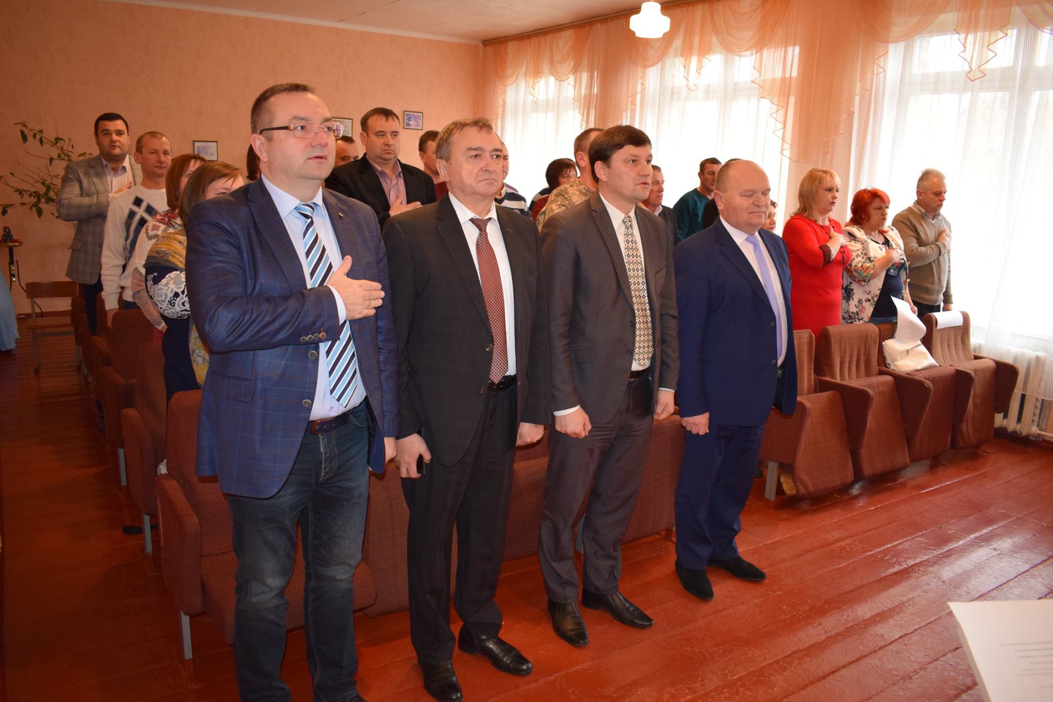 Пообещали, что будут стараться: состоялась первая сессия Девичковской ОТО (фото)