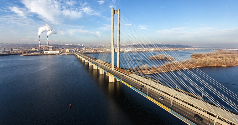 Движение транспорта по Столичному шоссе и Южному мосту в Киеве будет частично ограничено