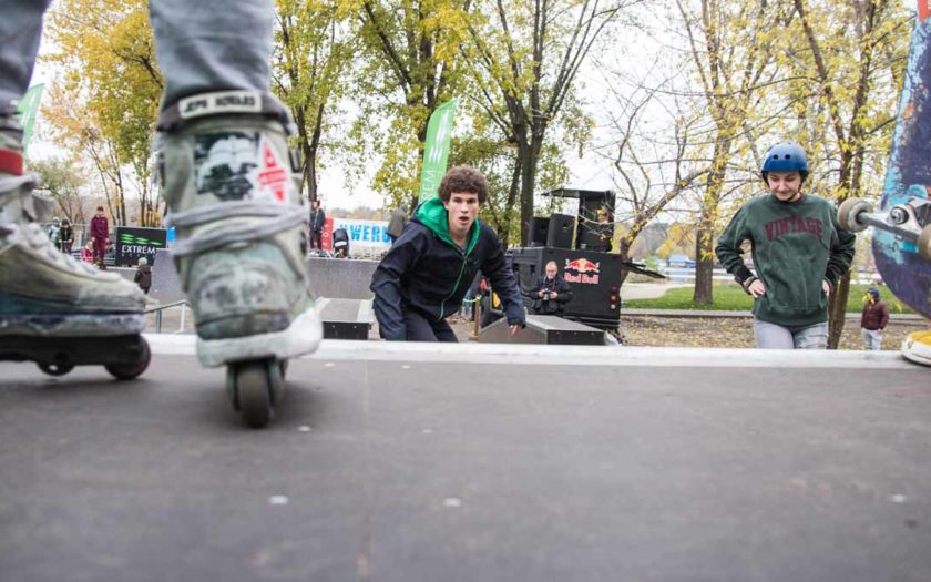 На Левобережной в Киеве создали “Зону здоровья” и скейт парк