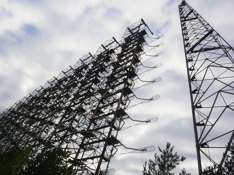 В Чернобыльской зоне сталкер разбился насмерть, сорвавшись с радиолокационной башни
